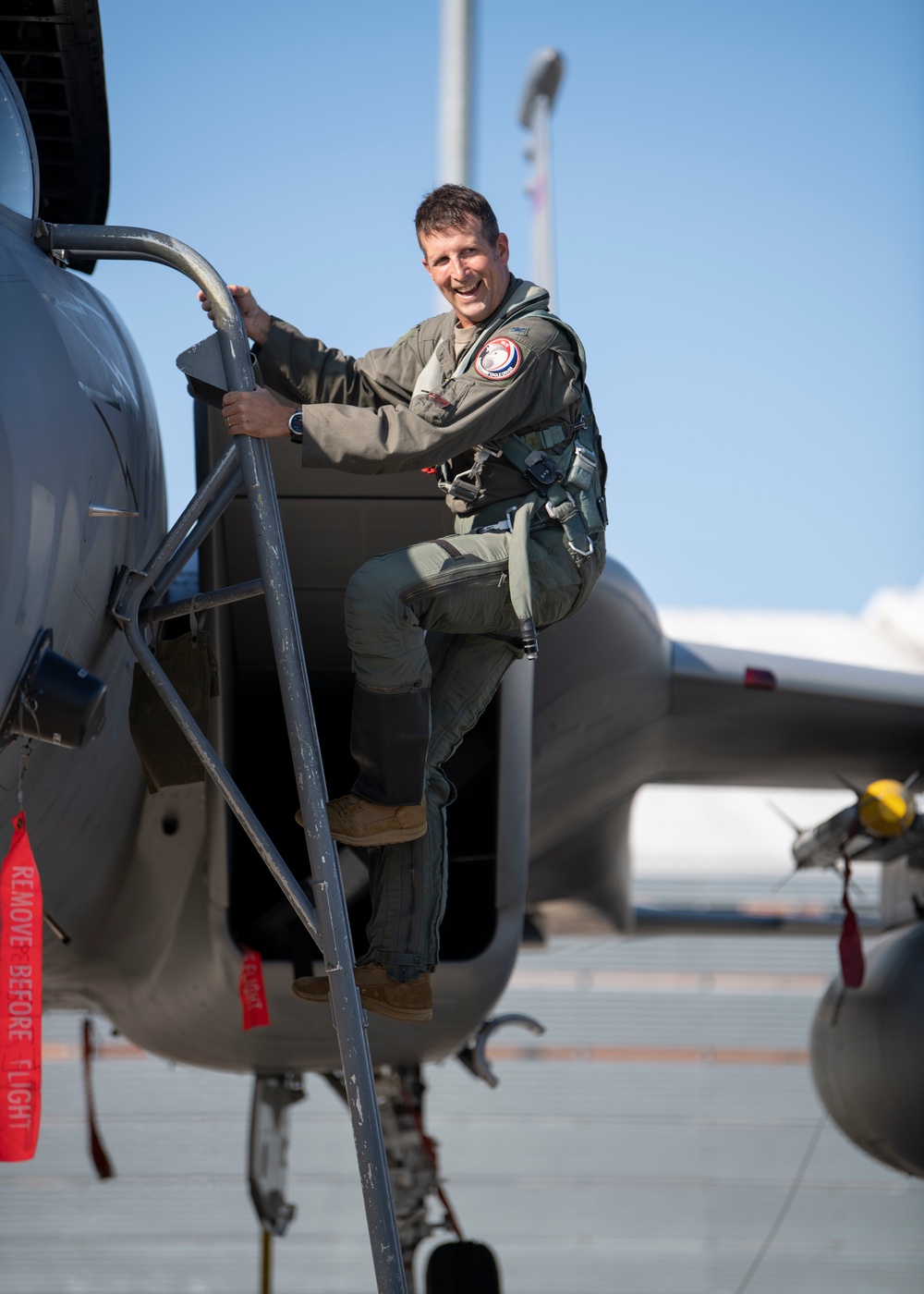 104FW commander reaches 3000 flying hours in F-15