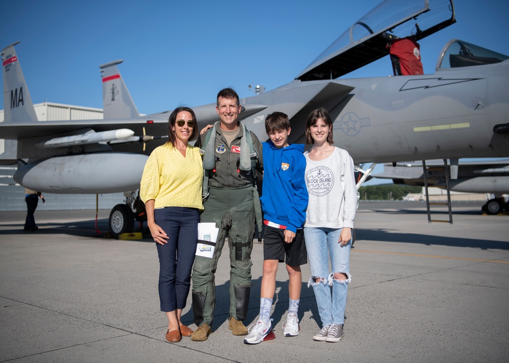 104FW commander reaches 3000 flying hours in F-15