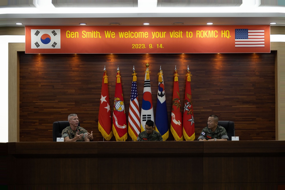 Gen. Smith visits Republic of Korea Marine Corps