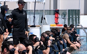 Service Members Prepare for USASOC Best Diver Competition