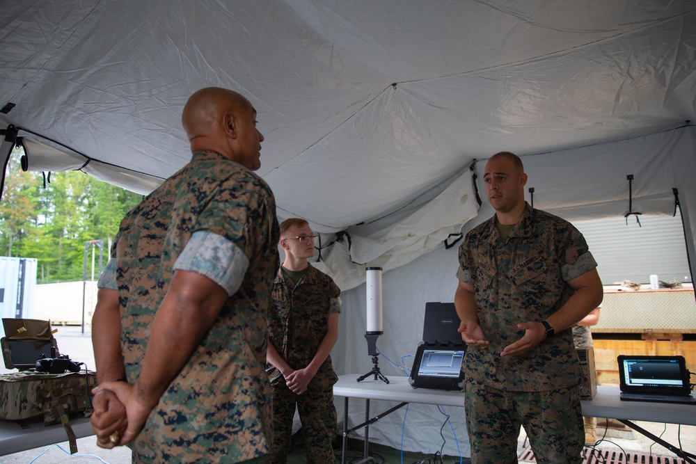 Lt. Gen. Brian W. Cavanaugh Visits MCIOC