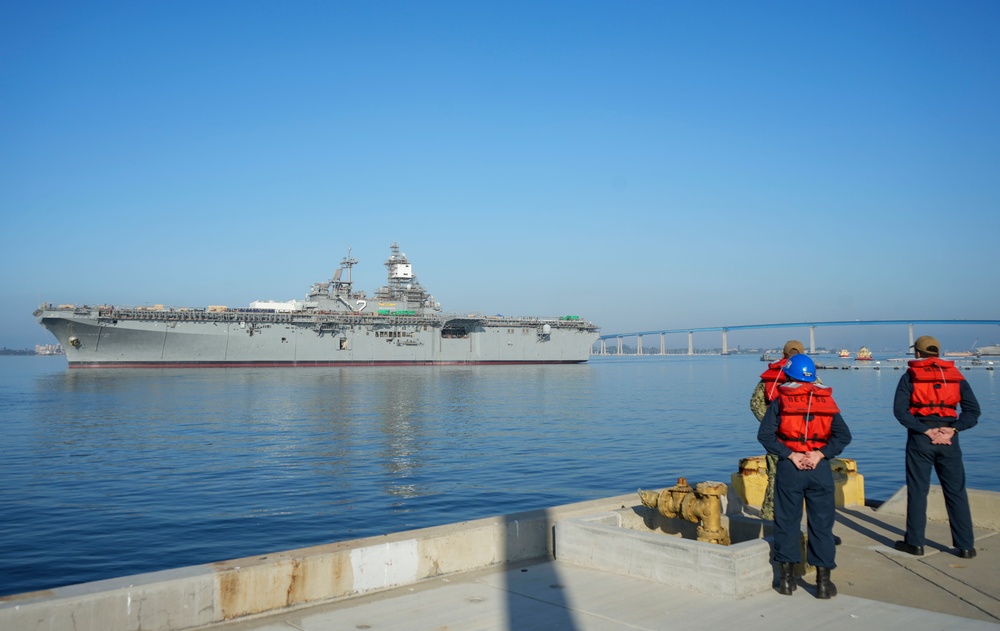 USS Essex In-Port Operations