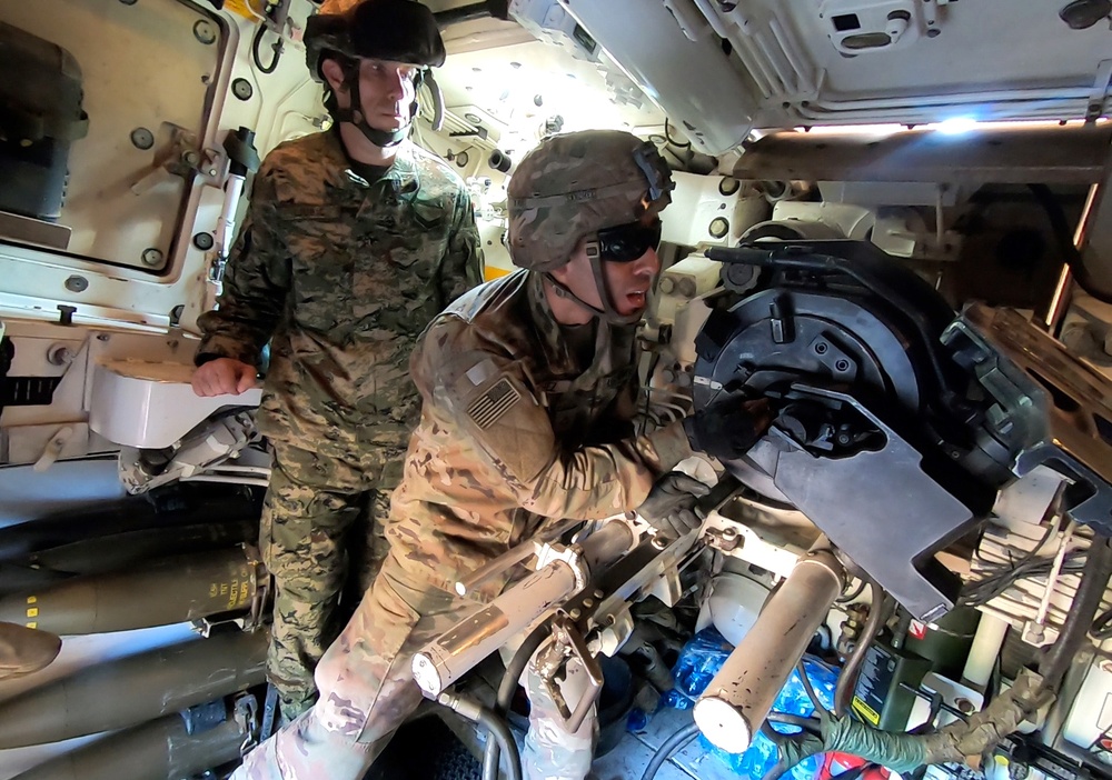 Task Force Marne Soldiers Conduct Paladin Live-Fire in Poland