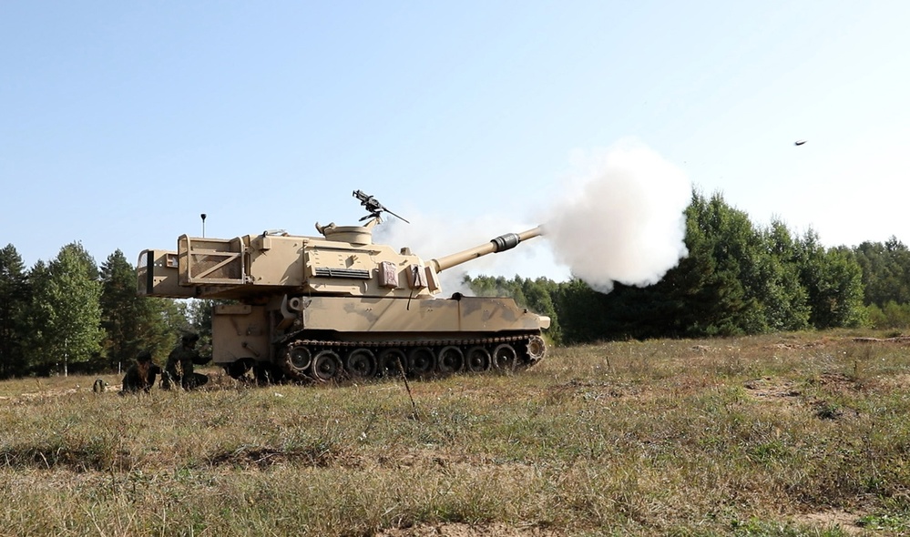 Task Force Marne Soldiers Conduct Paladin Live-Fire in Poland