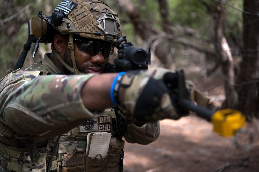 156th SOS and 123rd CRG Air Base Ground Defense training