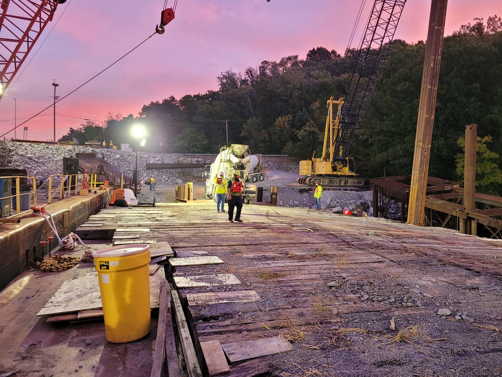 Chickamauga’s upstream approach wall piers get solid start