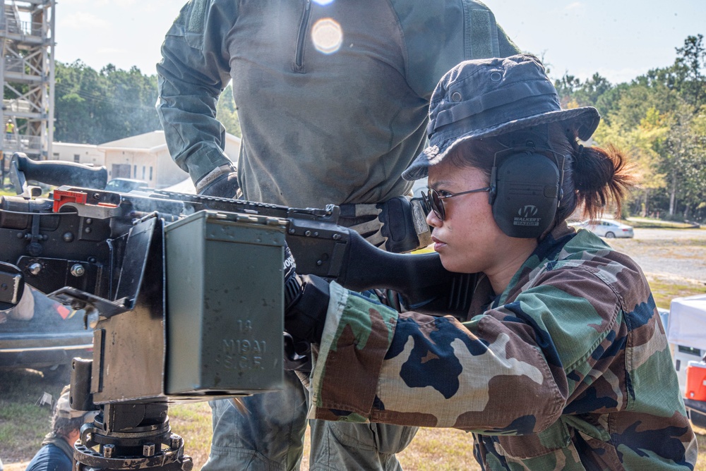 Foreign Security Force Professionals Shoot the M240B at NAVSCIATTS