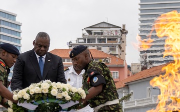SD Meets with Angola President, Minister of State and Head of the Military House of the President