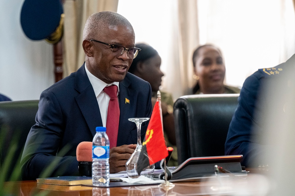 SD Meets with Angola President, Minister of State and Head of the Military House of the President