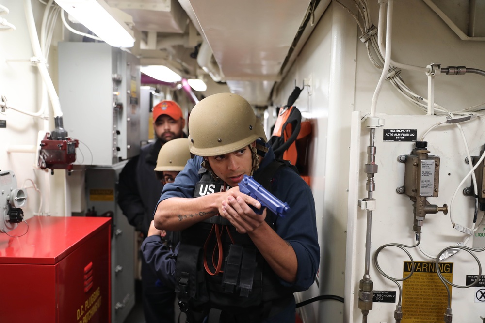 USS Paul Ignatius Holds Anti-Terrorism Drills