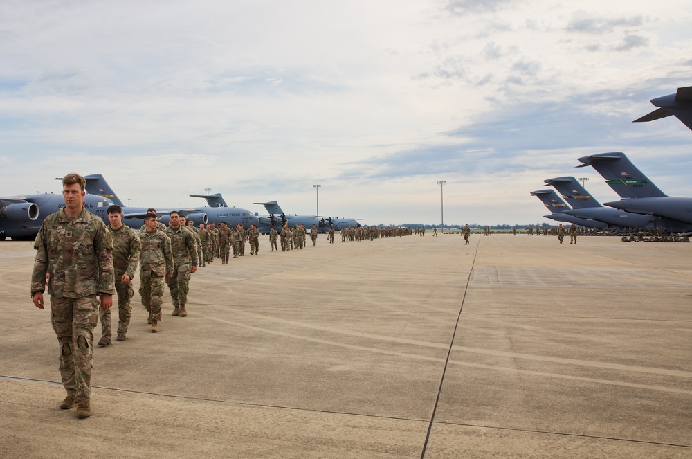 JRTC Rotation 23-10 2 BCT Paratroopers Conduct Night Jump