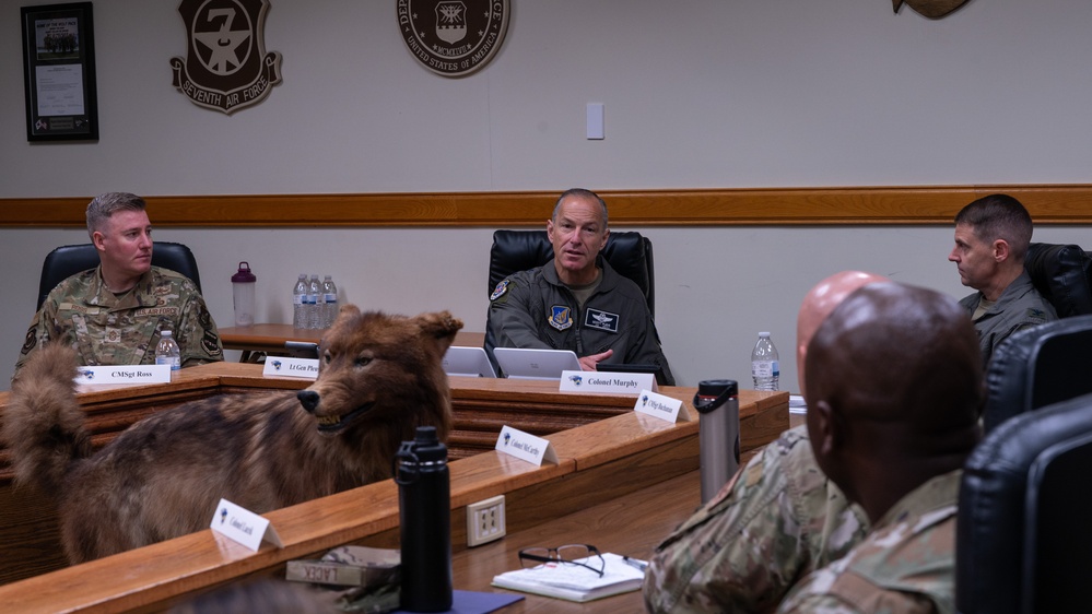 7th AF leadership engages the Pack