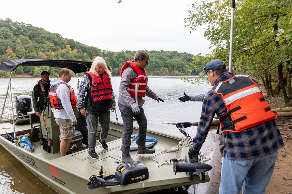 Volunteers bridge generations through conservation during National Public Lands Day