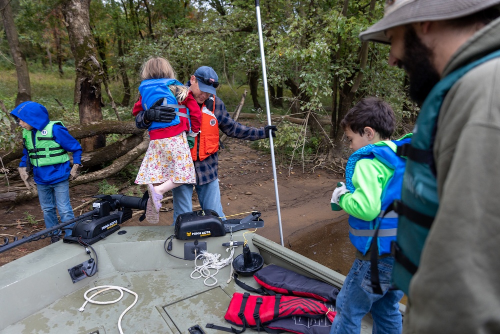 Volunteers bridge generations through conservation during National Public Lands Day