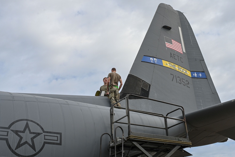 DVIDS - Images - 314 AW Airmen maintain nation's C-130 center of ...