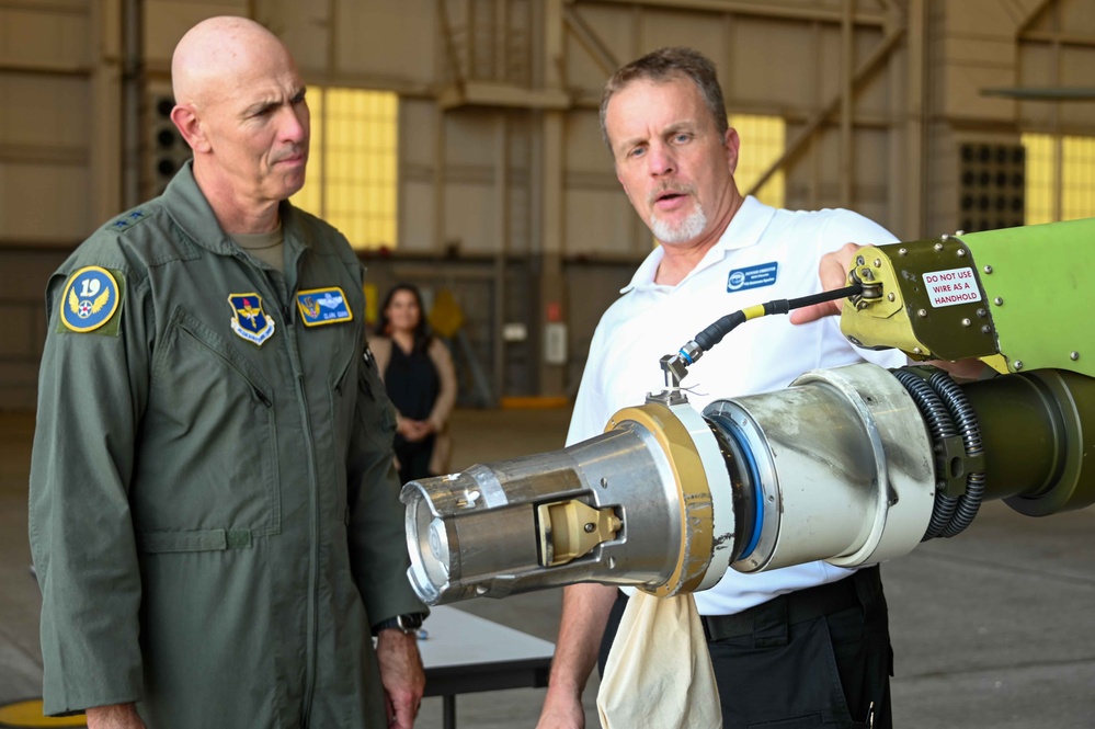 19th AF command team connects with Altus AFB Airmen