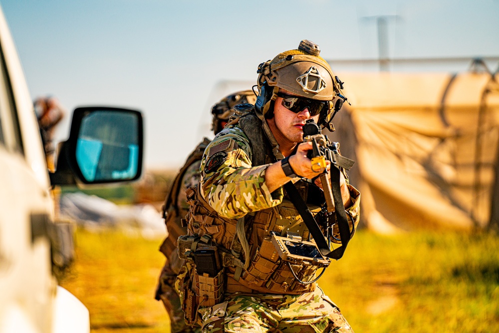 DVIDS - Images - JRTC 23-10 Paratroopers and Airmen React to Contact ...