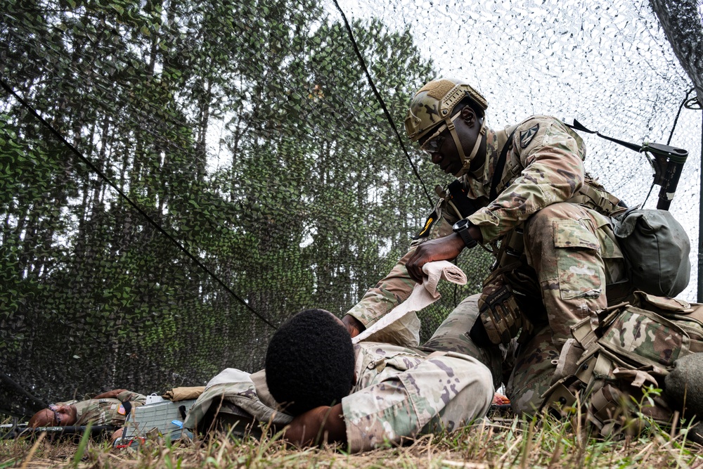 Health monitoring system featured during Army-wide Best Squad Competition – USAMMDA team provides critical real-time health data for Best Squad planners