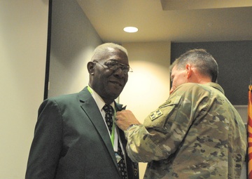 Community honors good neighbor