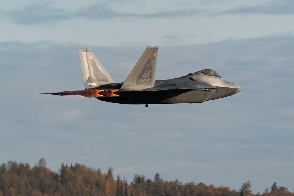 Alaska F-22 Raptors support Global Strike Task Force