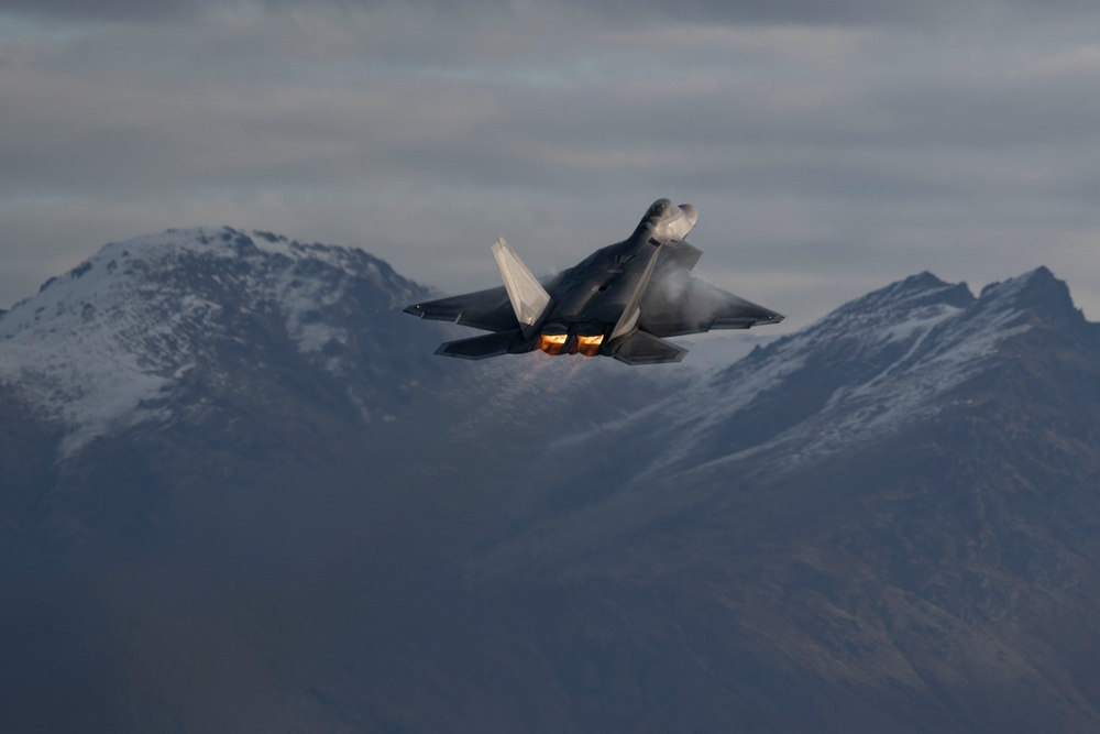 Alaska F-22 Raptors support Global Strike Task Force