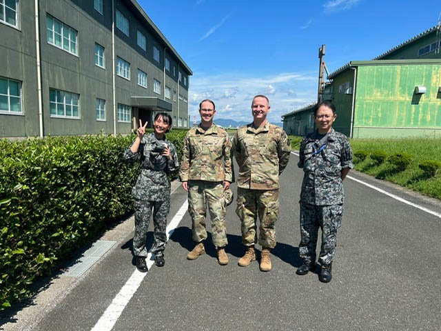 USAF advise JASDF AWACS on new system upgrade