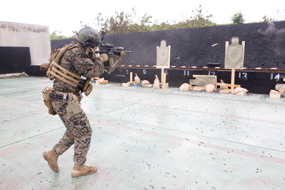 5th ANGLICO Conducts the Marine Corps Combat Marksmanship Program