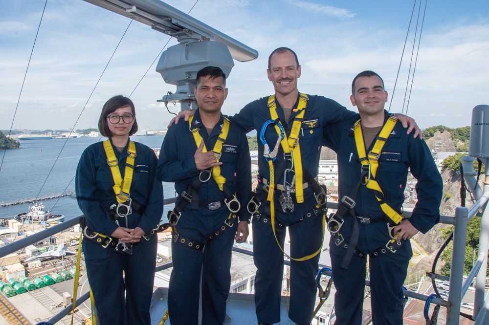 USS Ronald Reagan (CVN 76) Sailors conduct maintenance while working aloft