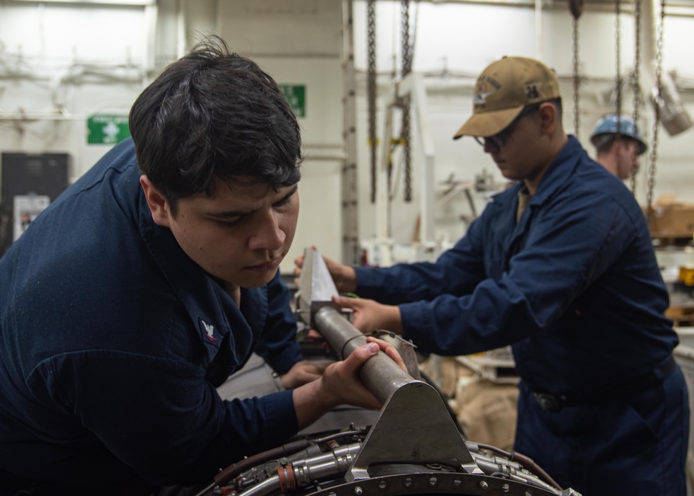 USS Ronald Reagan (CVN 76) conduct engine maintenance