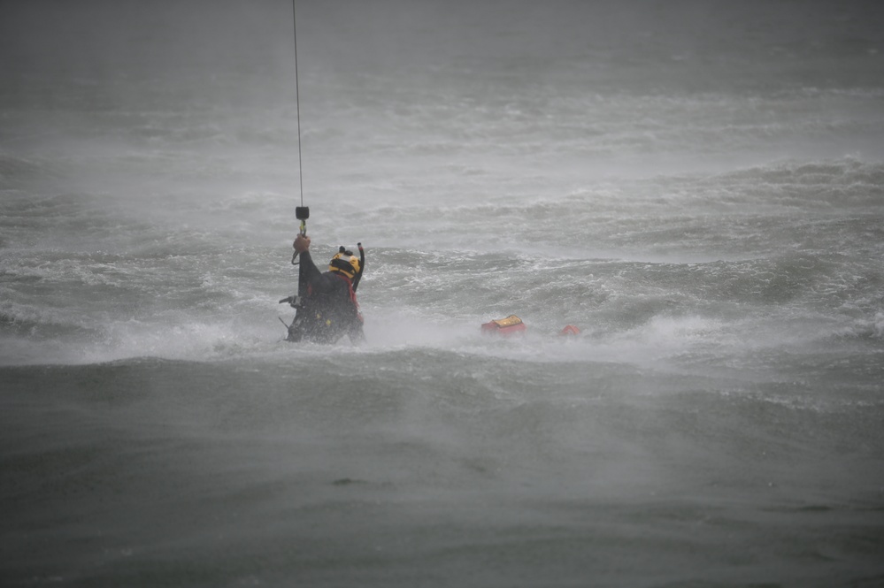 Coast Guard Station Milford Haven conducts hoist training with Air Station Elizabeth City