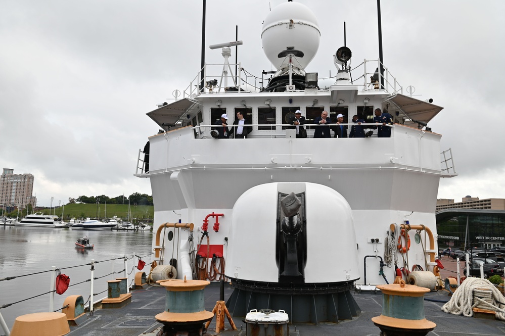 US Coast Guard Cutter Forward hosts Pacific Islands Forum leaders