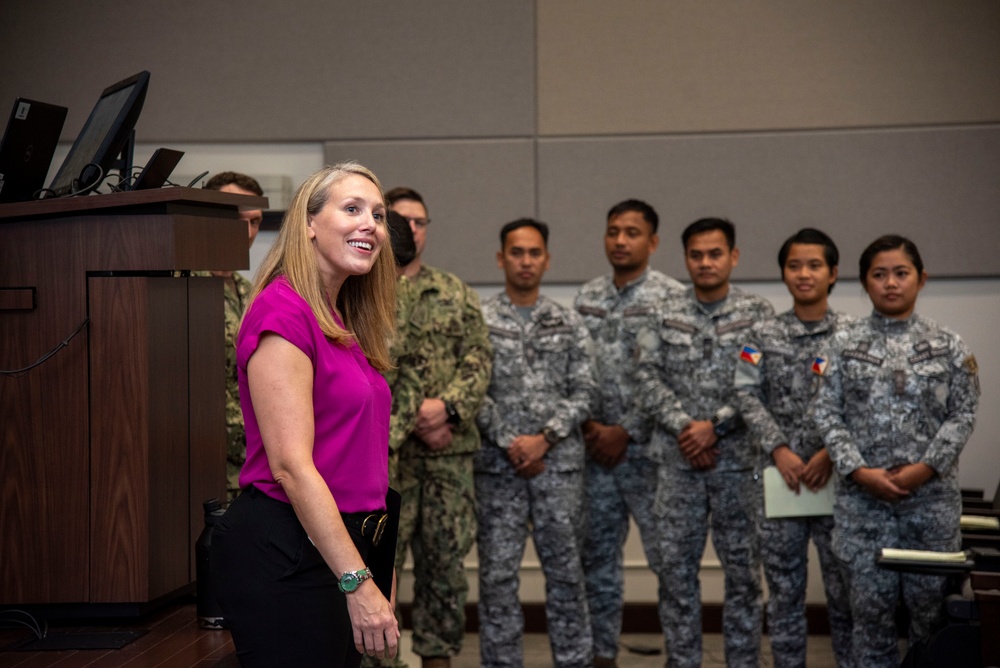 Assistant Secretary of the Navy Berger Visits NAVSCIATTS