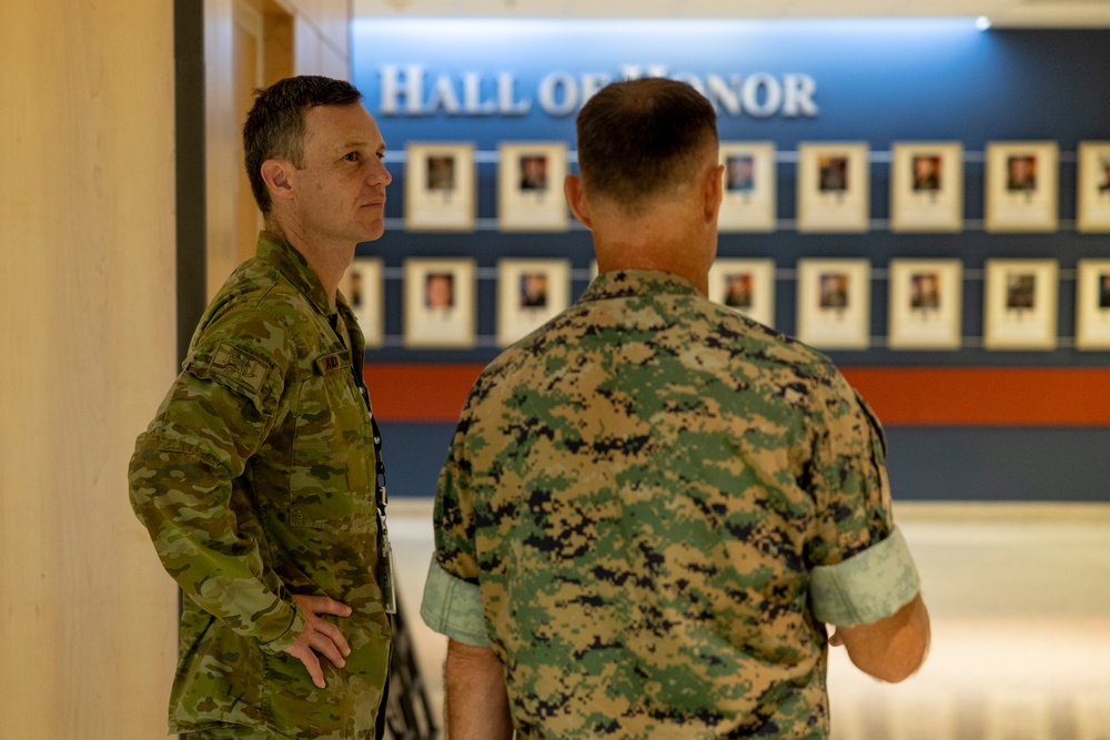 Australian Special Operations Director General visits MARSOC