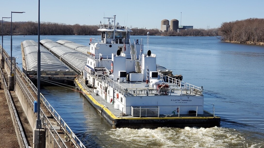 Corps awards $2.4 million for Lock and Dam 3 auxiliary lock installation