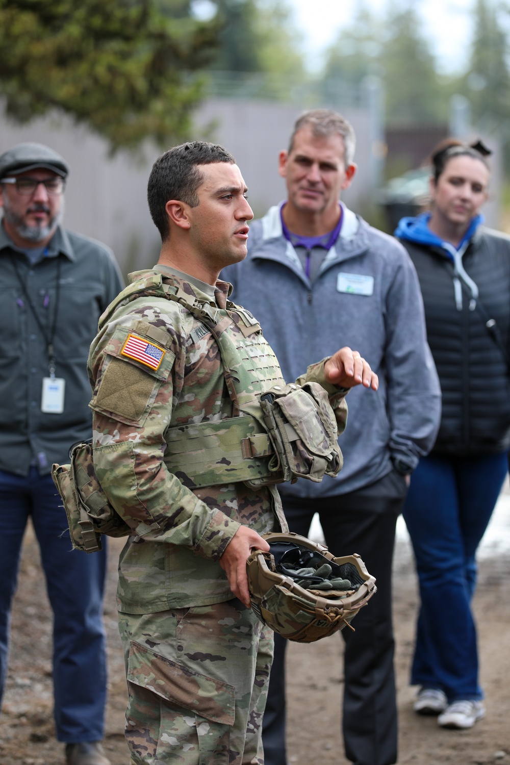 Members of Bethel School District Visit 555th Engineer Brigade