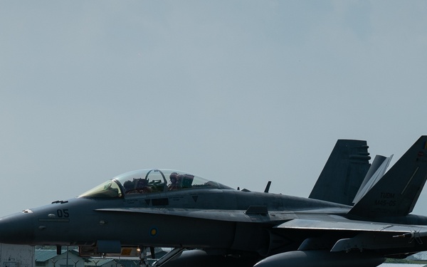 US, Royal Malaysia Air Force fly in formation during Cope Taufan