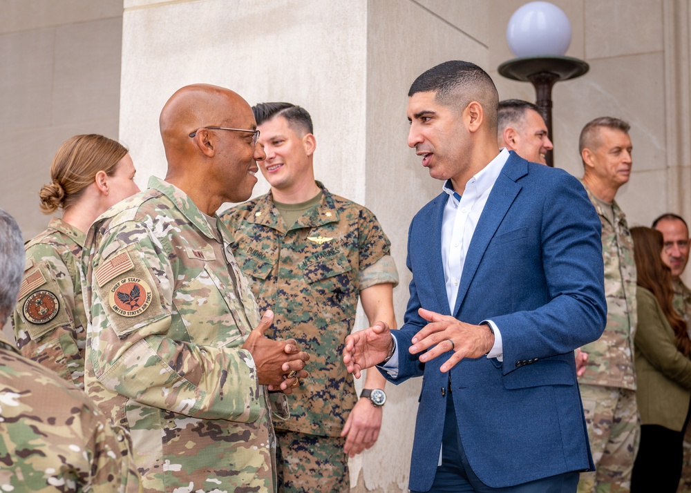 Gen. Mark Milley departs Pentagon for the last time as Chairman