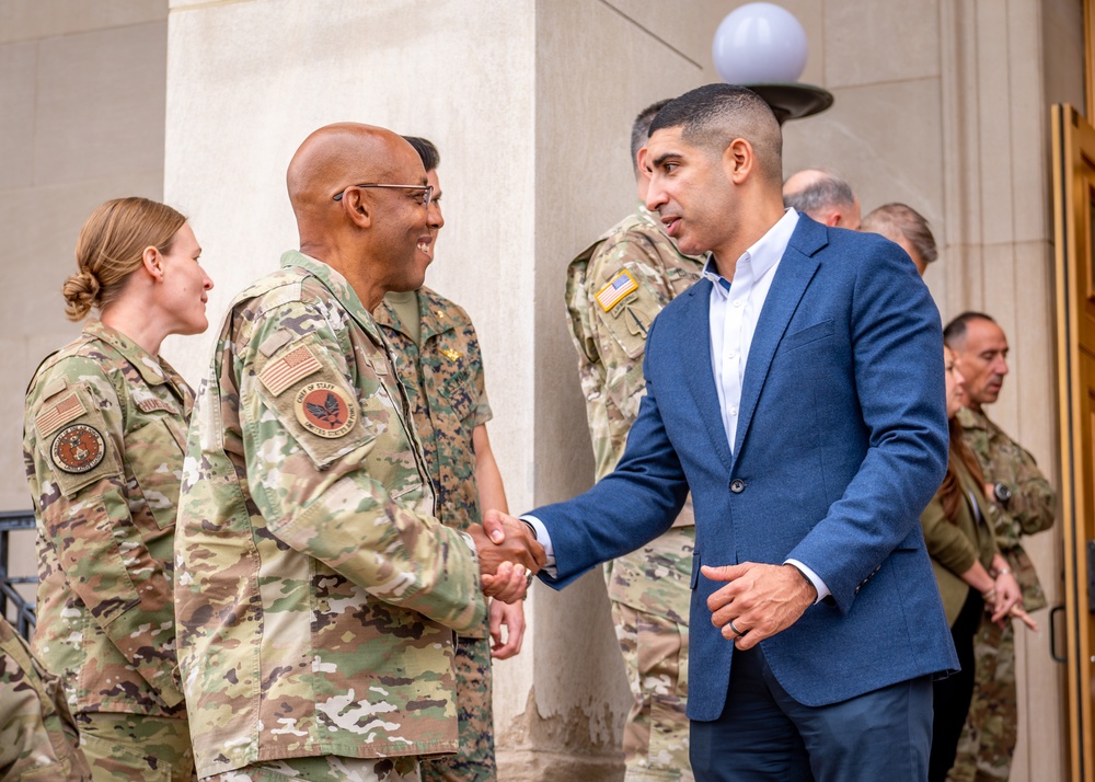 Gen. Mark Milley departs Pentagon for the last time as Chairman