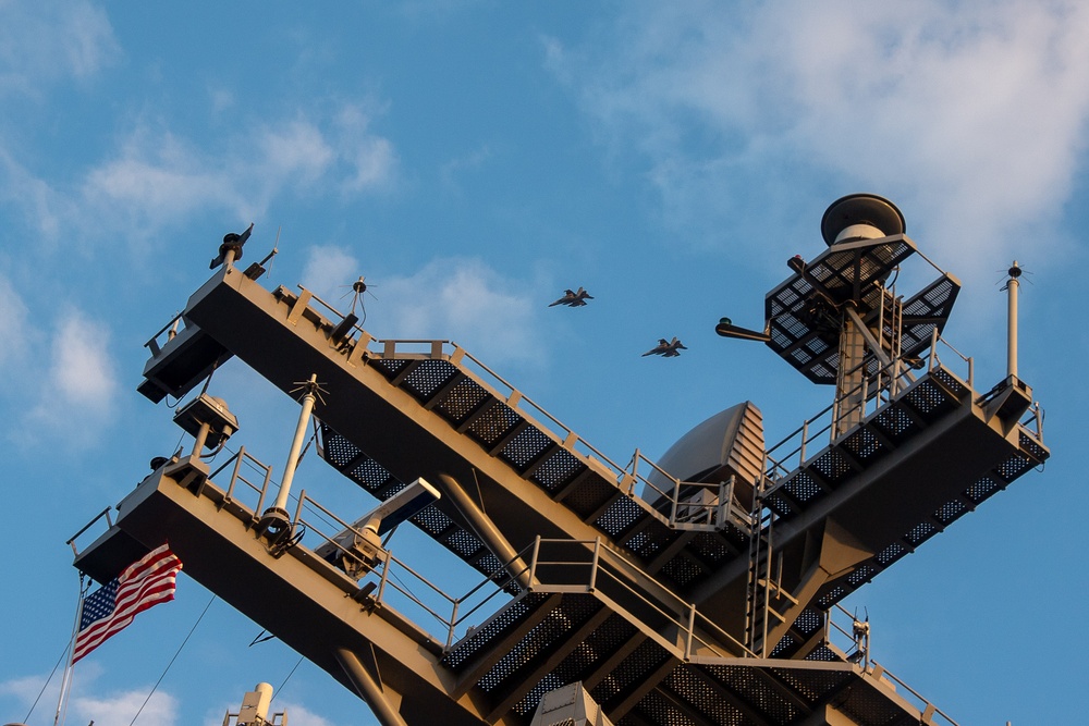 USS Ronald Reagan (CVN 76) conducts flight operations