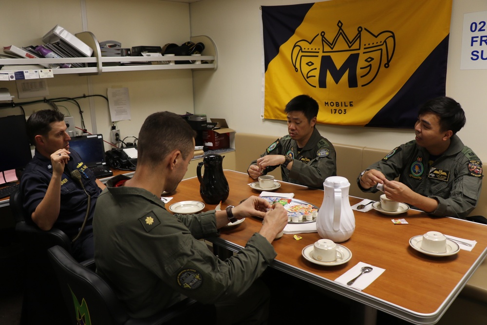 ROYAL SINGAPORE AIR FORCE TOURS USS MOBILE (LCS 26)