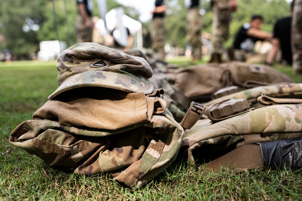 Army Futures Command 2023 Best Squad team competes during community event - prime time for HRAPS assessment in Savannah’s historic Forsyth Park