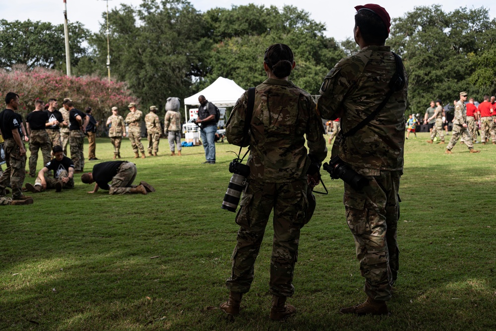 Army Futures Command 2023 Best Squad team competes during community event - prime time for HRAPS assessment in Savannah’s historic Forsyth Park