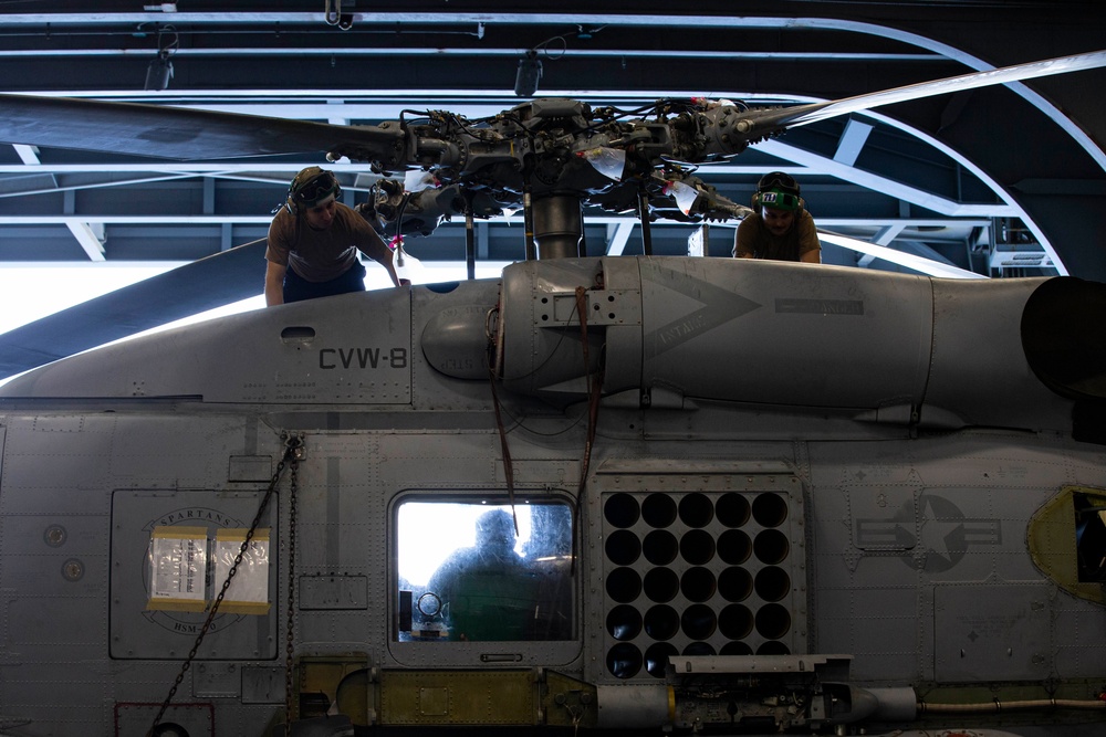 MH-60R Sea Hawk Routine Maintenance