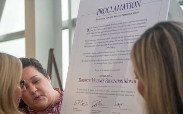 Great Lakes Joins with Local Officials on DVAM Event