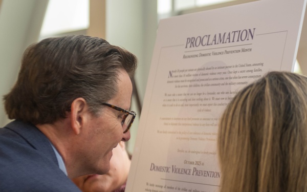 Great Lakes Joins with Local Officials on DVAM Event