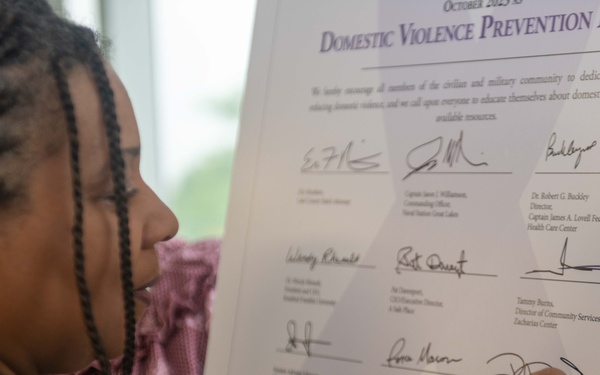 Great Lakes Joins with Local Officials on DVAM Event