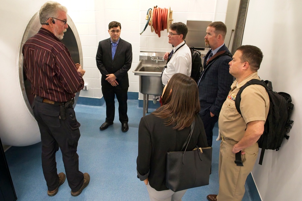 NMRC Hosts DHA Research &amp; Engineering Leadership and Staff