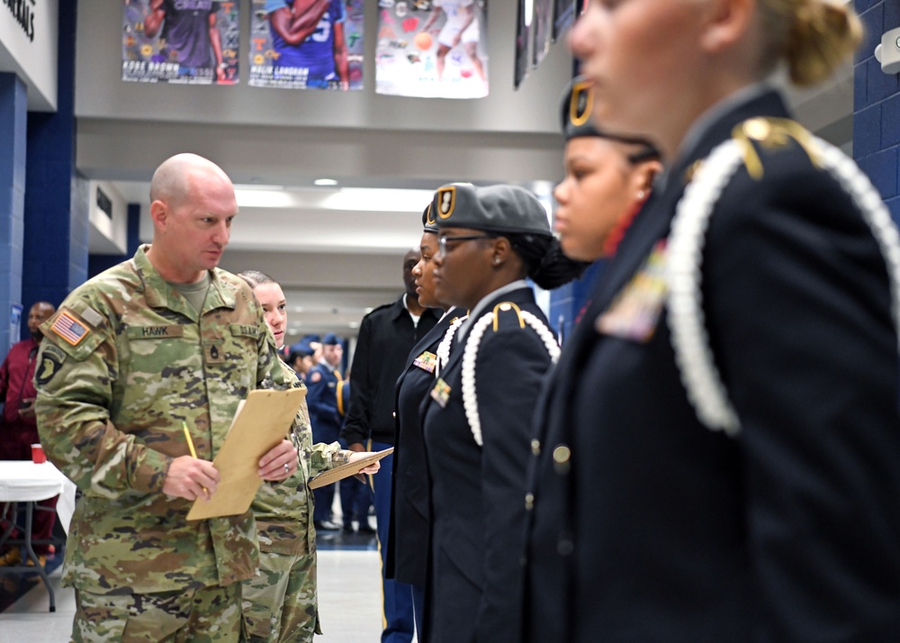 AMCOM Soldiers assist local school at drill competition