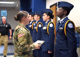AMCOM Soldiers assist local school at drill competition