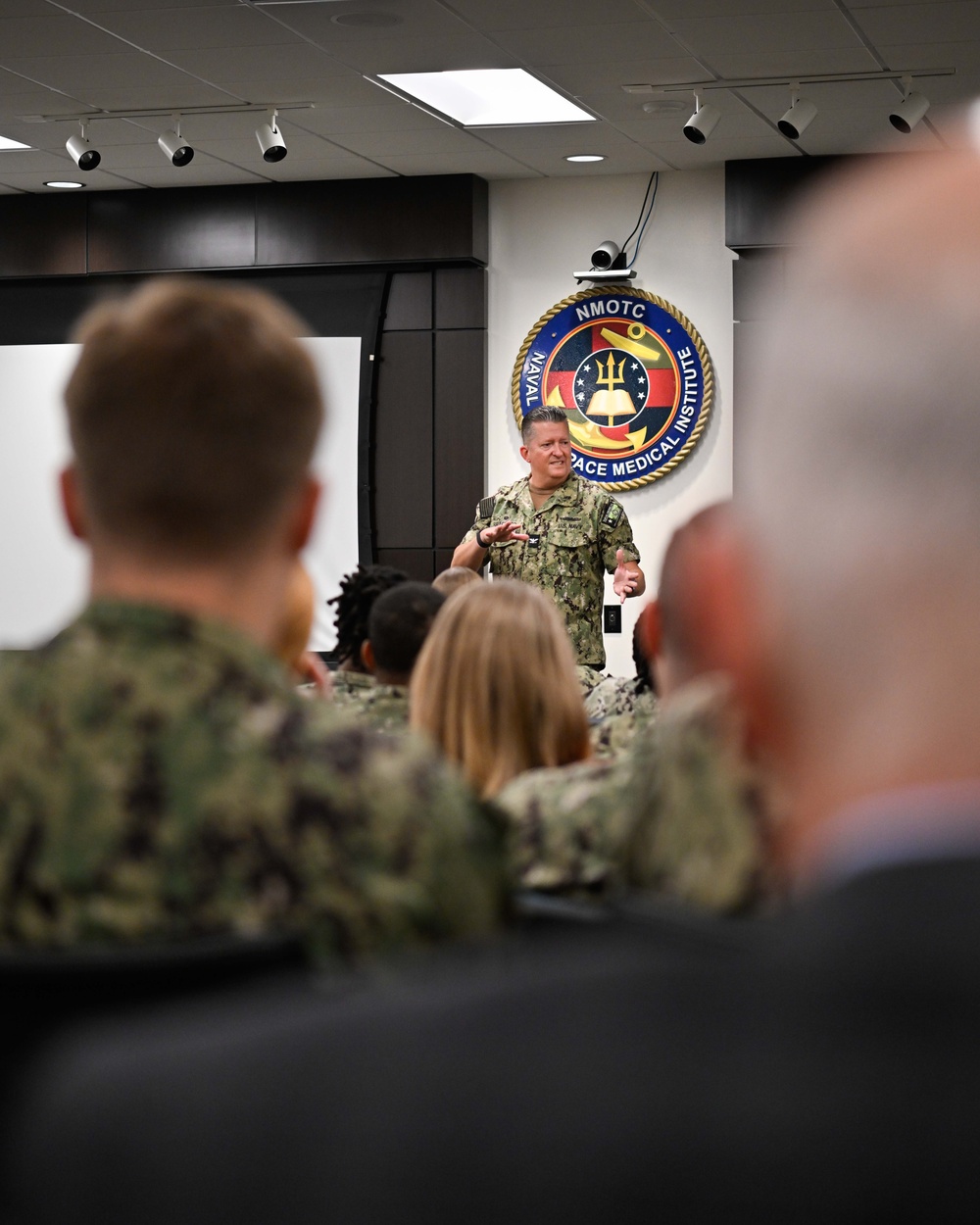 NMFSC Commander visits NMOTC Pensacola